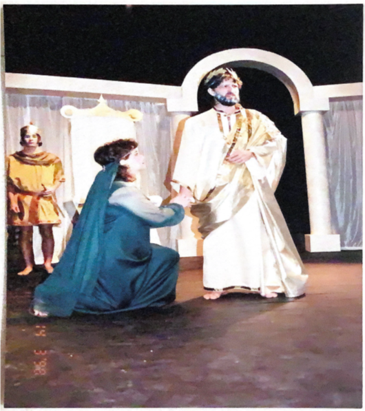 06 12 2021 costumes7